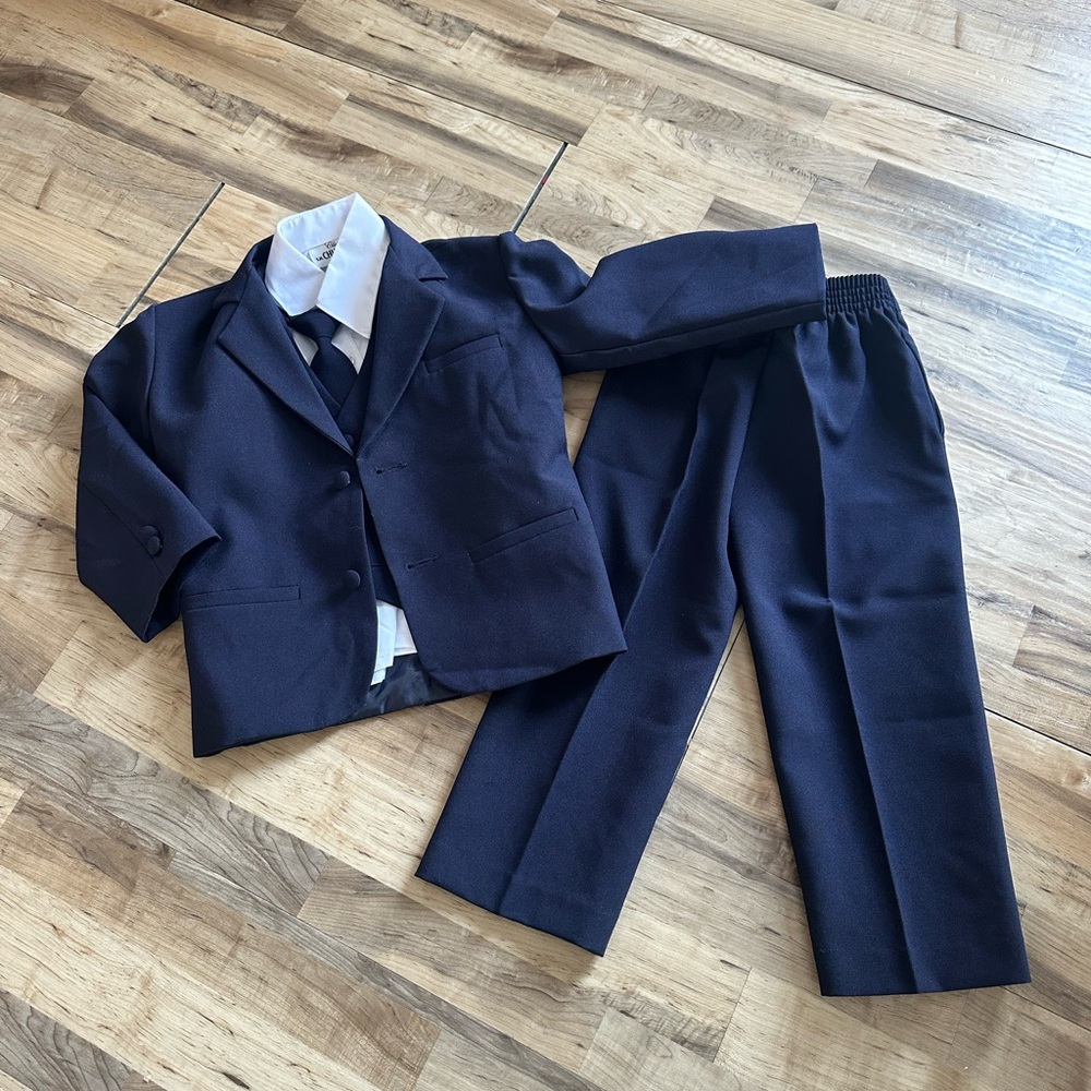 Classic Navy Blue Boys' 5 piece Suit Set